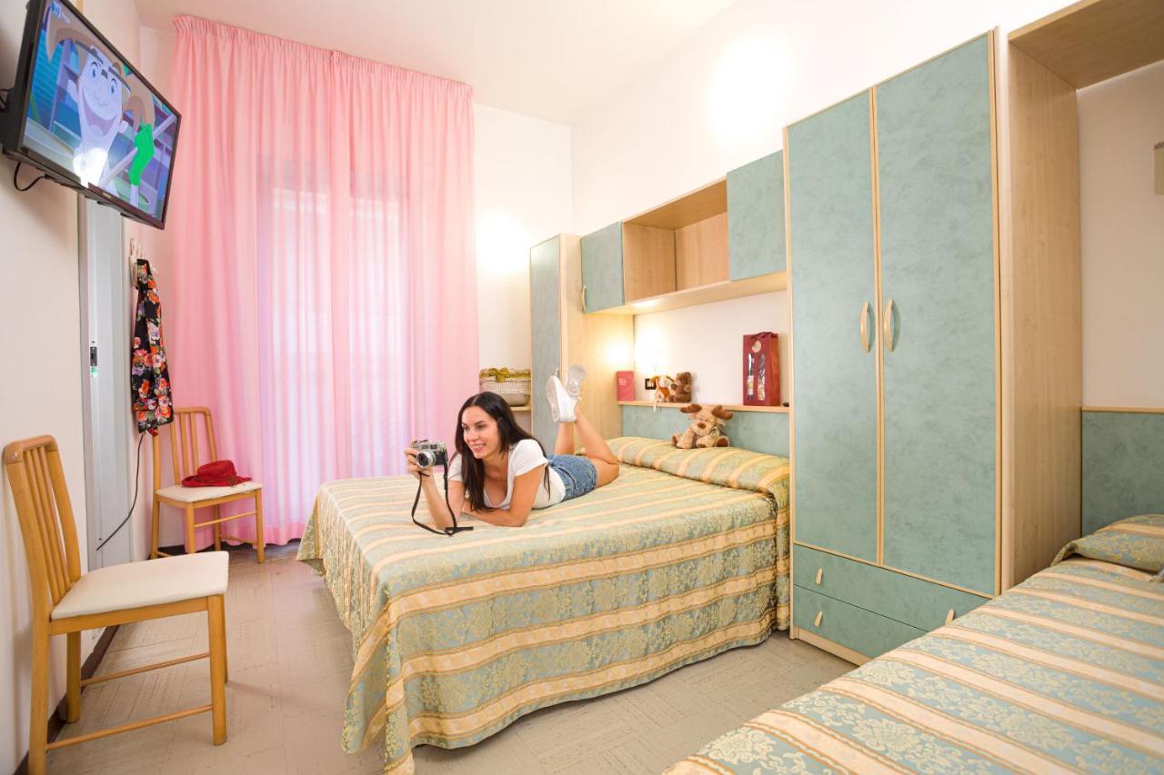 Hotel Pineta Bellaria-Igea Marina Exterior photo