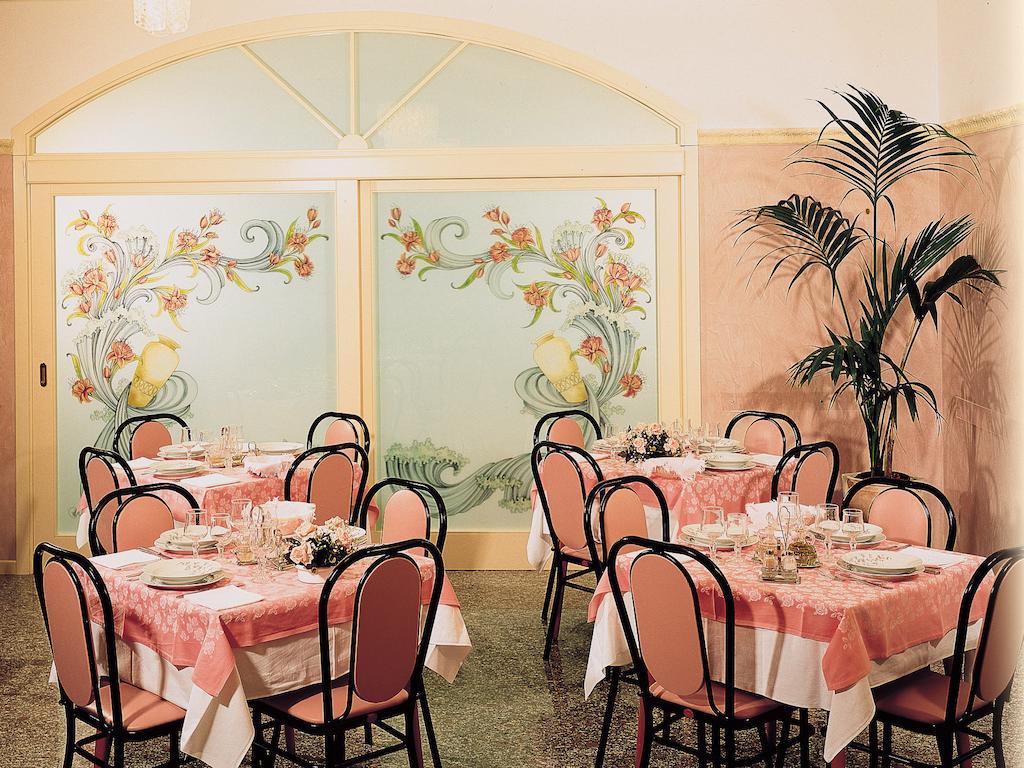 Hotel Pineta Bellaria-Igea Marina Exterior photo