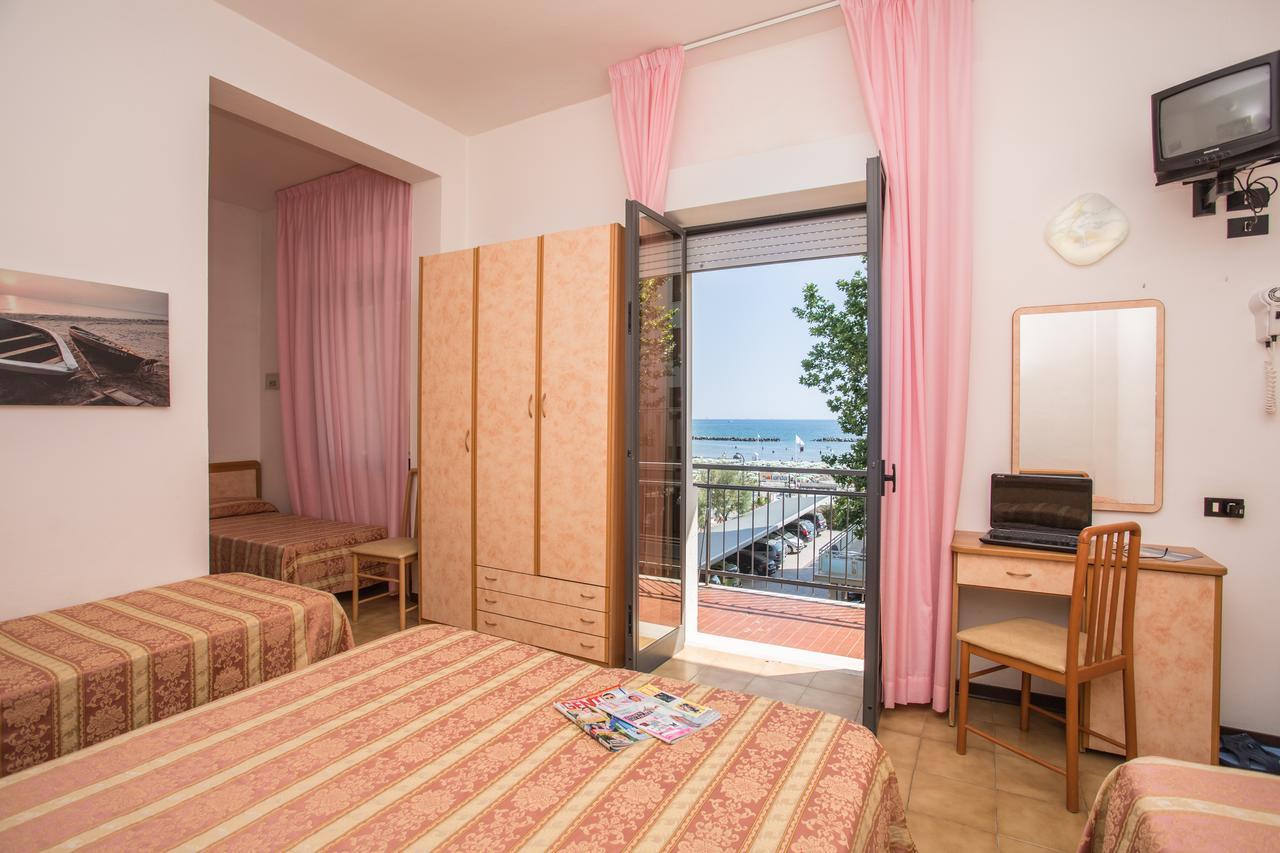Hotel Pineta Bellaria-Igea Marina Exterior photo